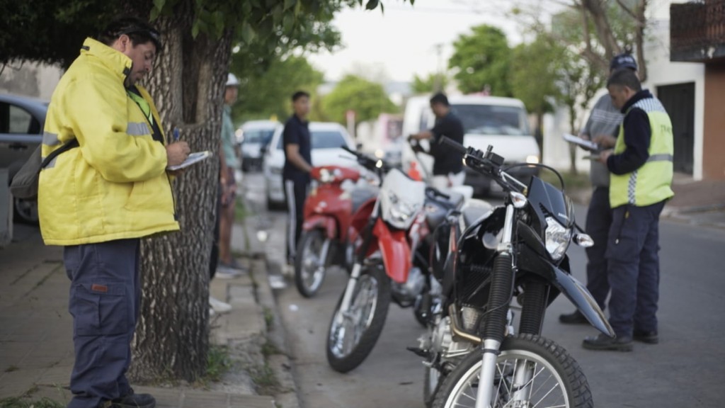 Avanzá sin ruido: dieciséis motos secuestradas en nuevos operativos de control vehicular