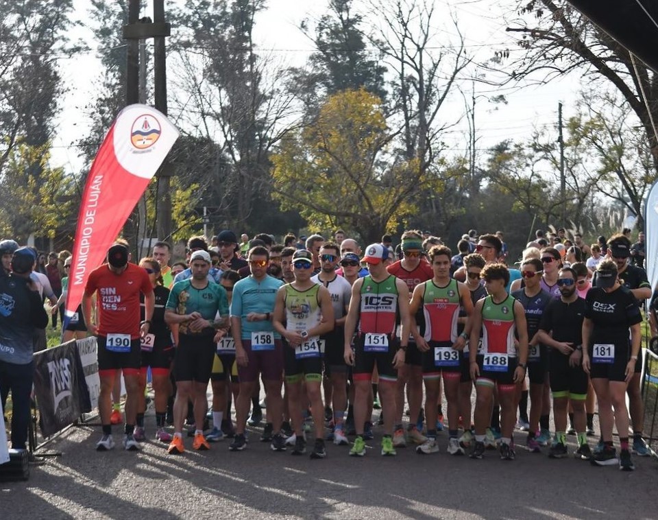 Carrera de la Familia en Carlos Keen 