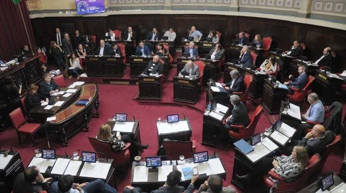 SENADORES DEL PRO EXIGEN AL GOBIERNO BONAERENSE INFORMACIÓN SOBRE LA CAMPAÑA DE VACUNACIÓN CONTRA EL DENGUE EN EL INTERIOR