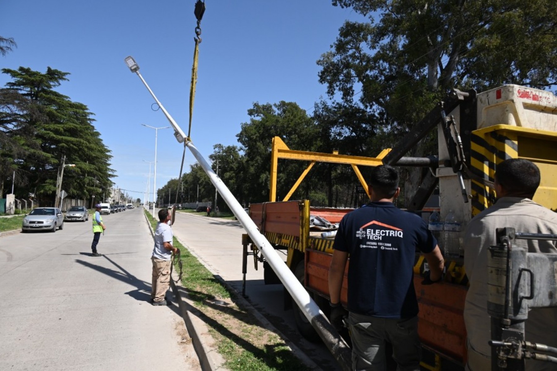 El Municipio instala nueva iluminación LED en avenida Fernández Beschtedt