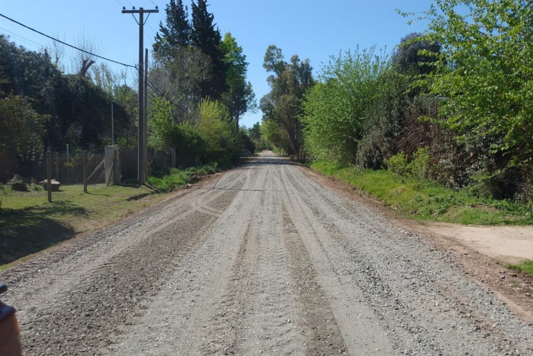 El Municipio realiza tareas de mejoramiento vial en más de 30 cuadras de Valle Verde