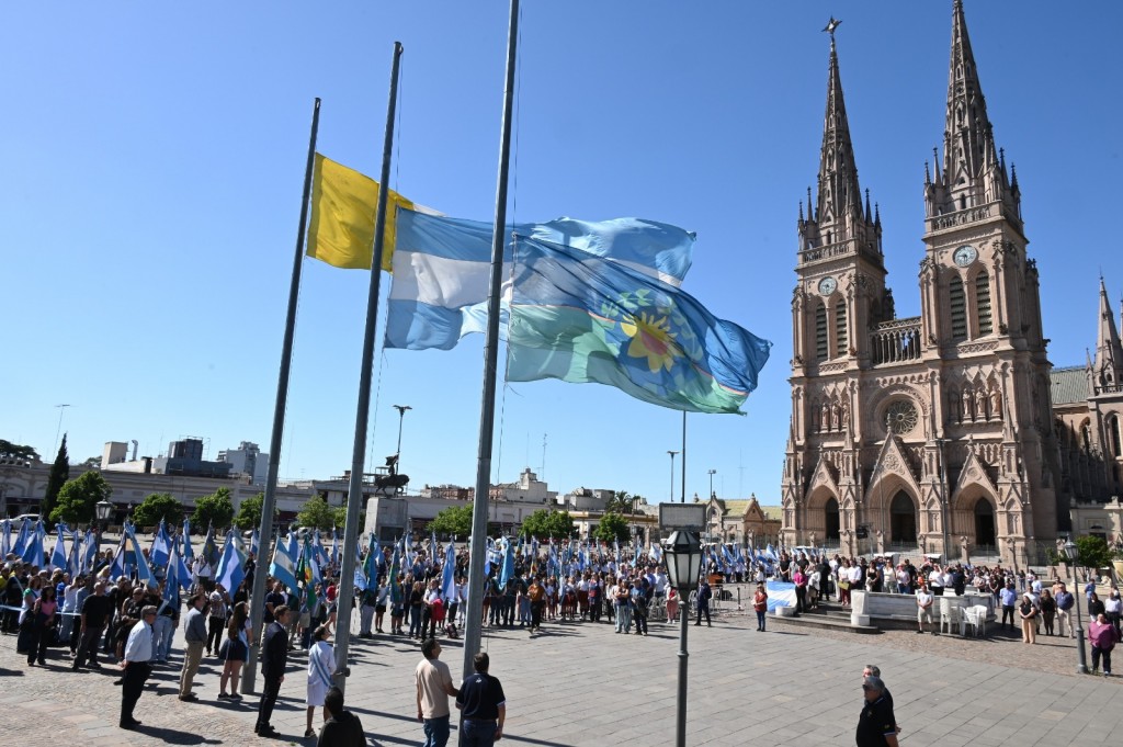 Se realizó el acto en conmemoración al Día de la Soberanía Nacional