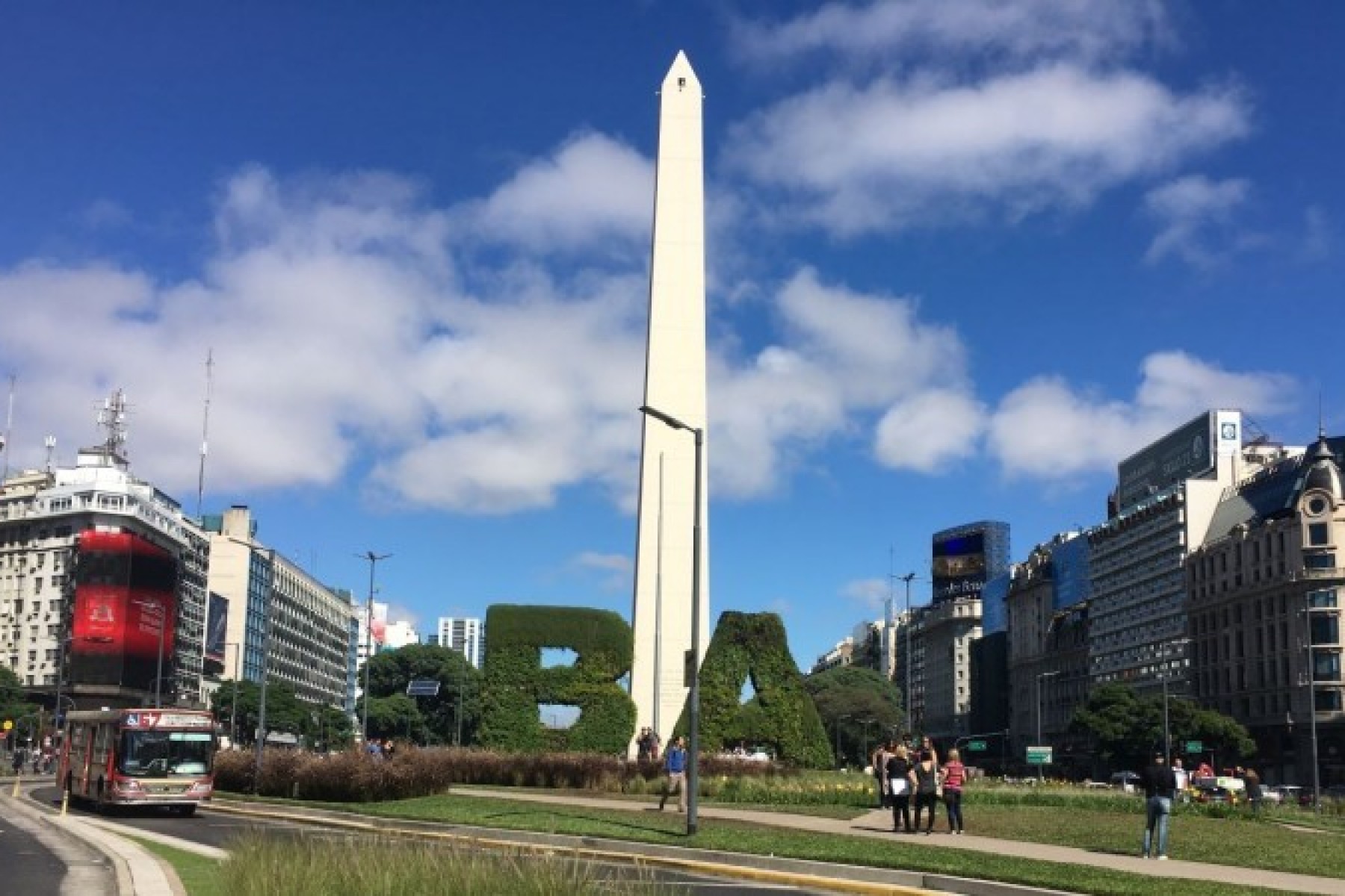 La ciudad de Buenos Aires se prepara para el último fin de semana largo del año