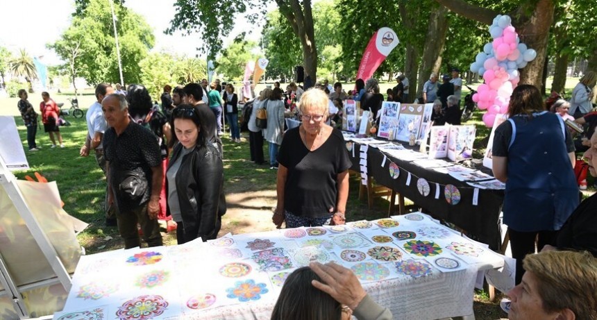 Se llevó a cabo la exposición de fin de año de los talleres de personas mayores