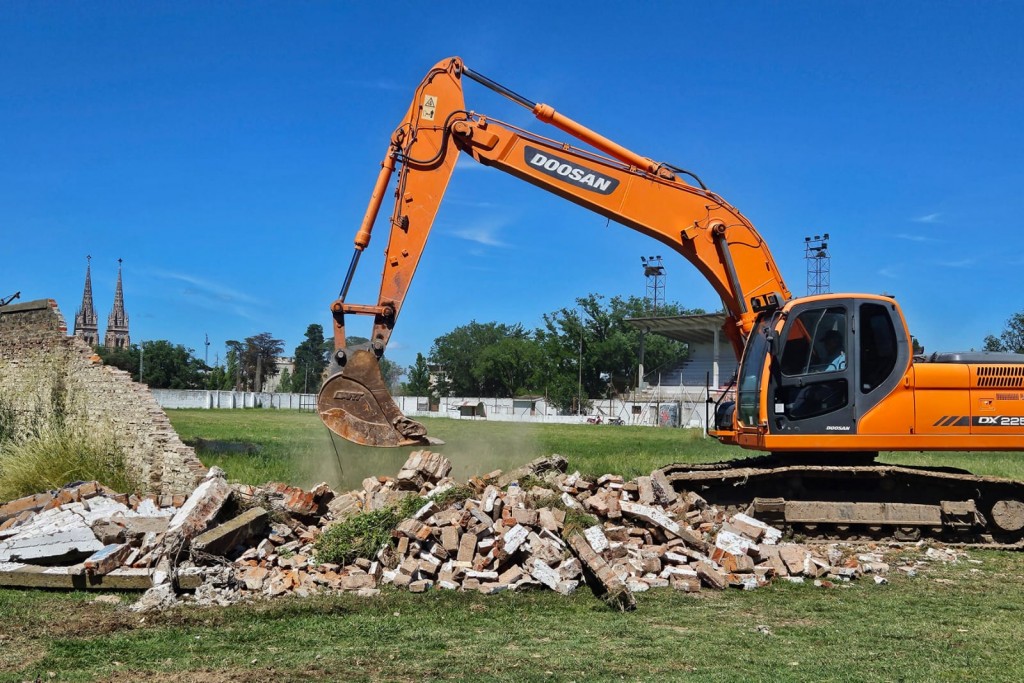 El Municipio inició las obras de reconversión del Campo Municipal de Deportes 