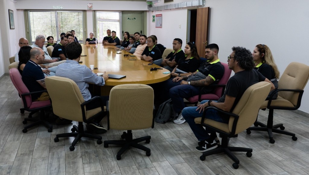 Charla de capacitación a trabajadores de la Guardia Urbana