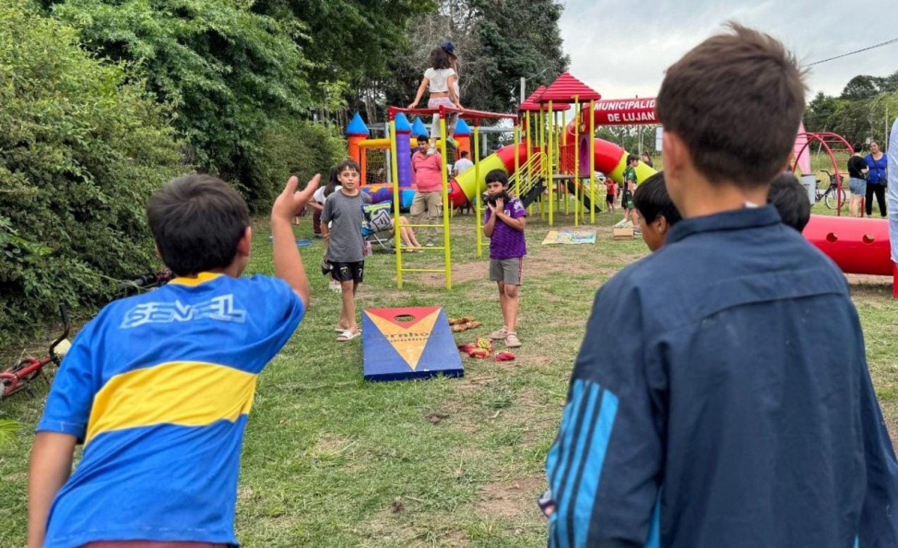 Se inauguró la nueva Plaza en el barrio Los Laureles