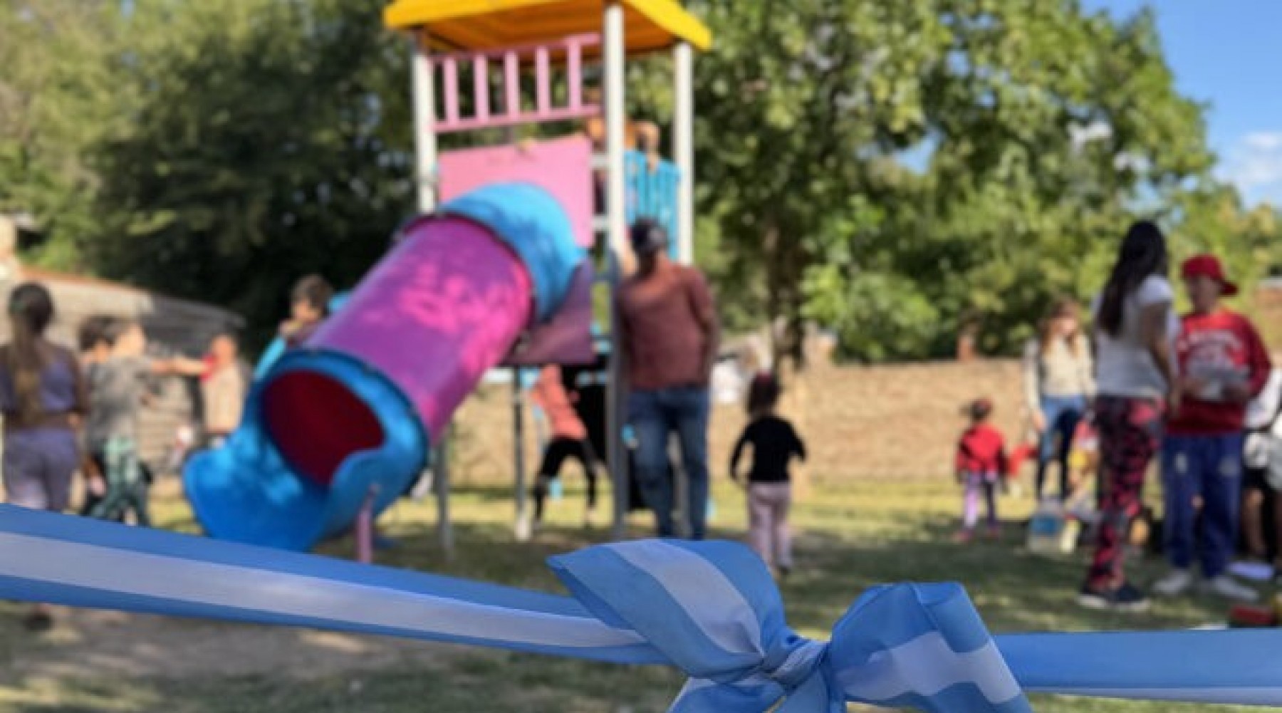 Se inauguró una nueva plaza en el barrio El Ceibo con la presencia de Papá Noel